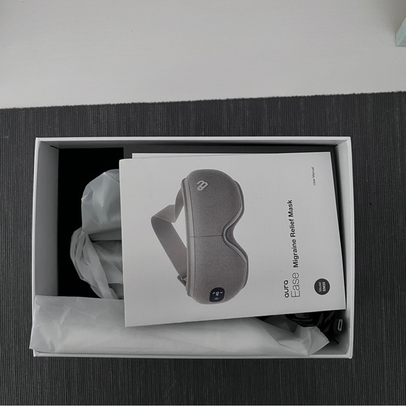 Aura Ease Migraine Relief Mask with Compression and Heat - Picture 4 of 6